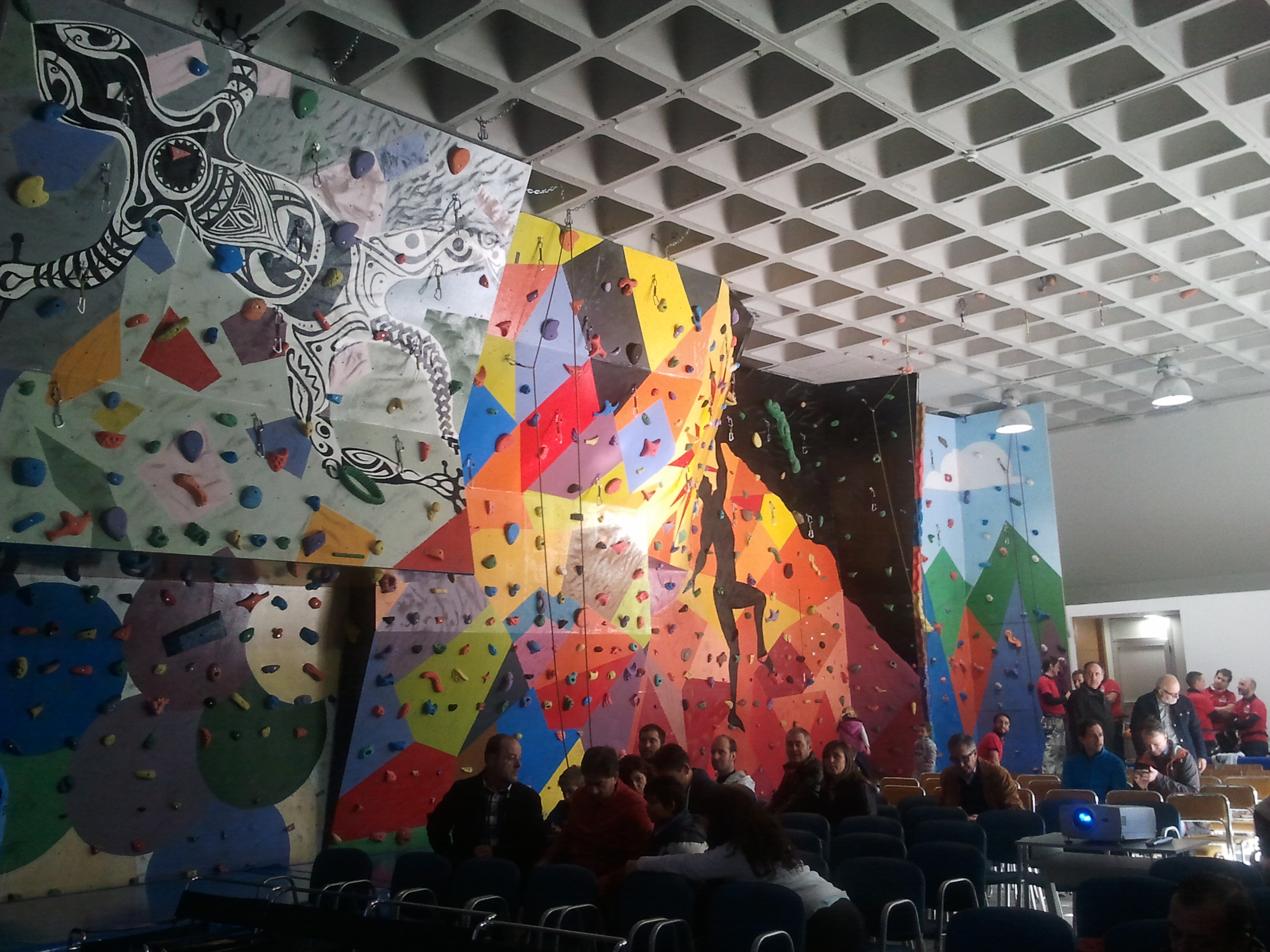 Inaguración Rocódromo en la sede de la Unión Excursionsita de Elche Inaguración Rocódromo en la sede de la Unión Excursionsita de Elche